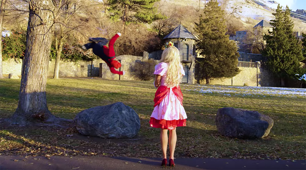 Live-action Super Mario Run parkour is pretty awesome